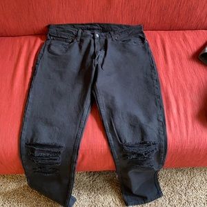 Men’s ripped black jeans